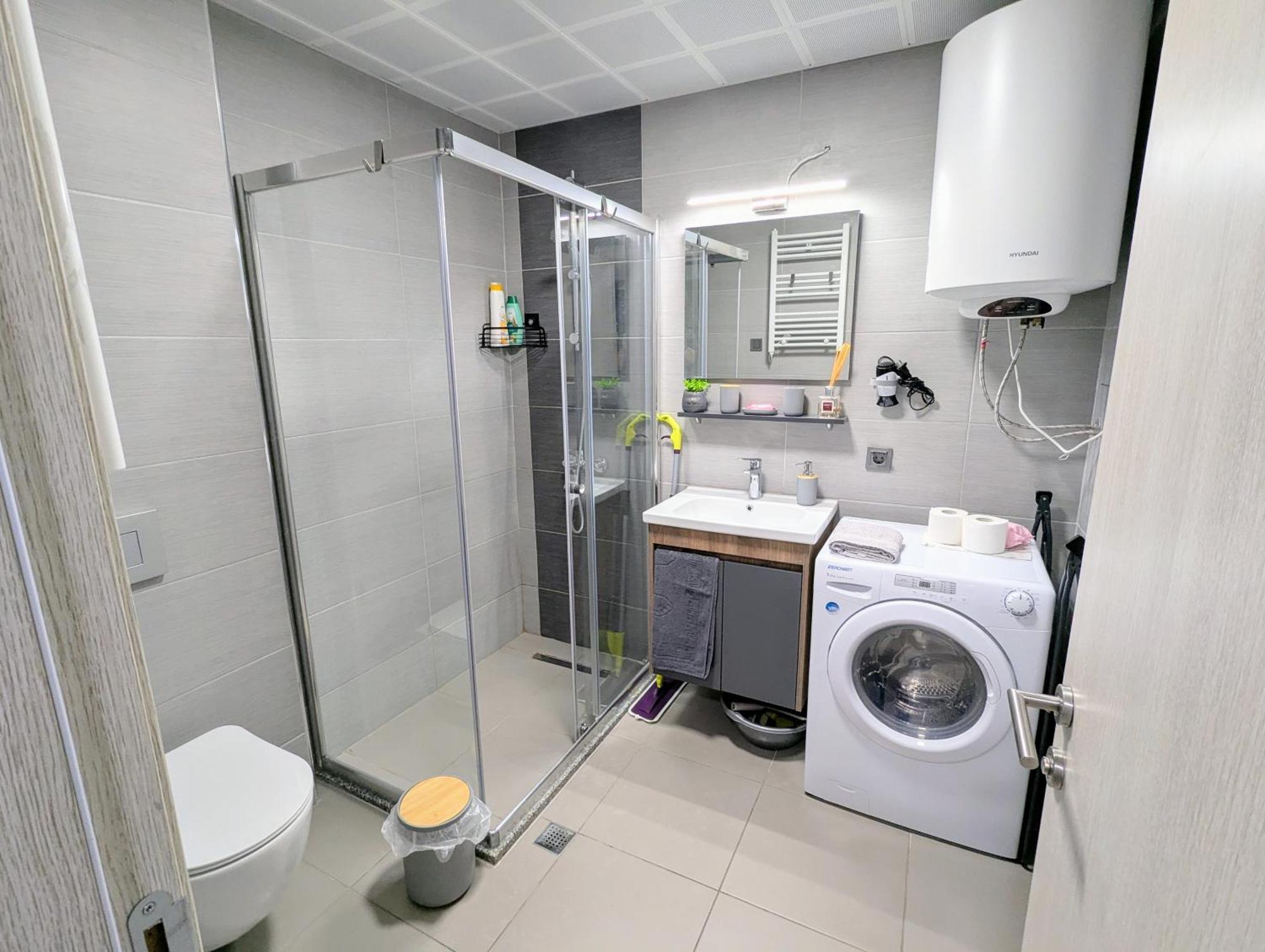 16Th Floor Sky View Condo With Pool And Fitness スコピエ エクステリア 写真